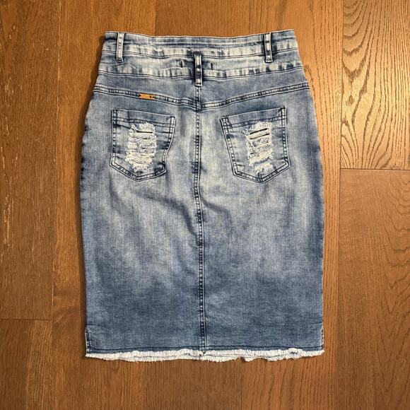 Denim Penicil Skirt Embellished with Distressing Size 6 Hapuk - Picture 2 of 6